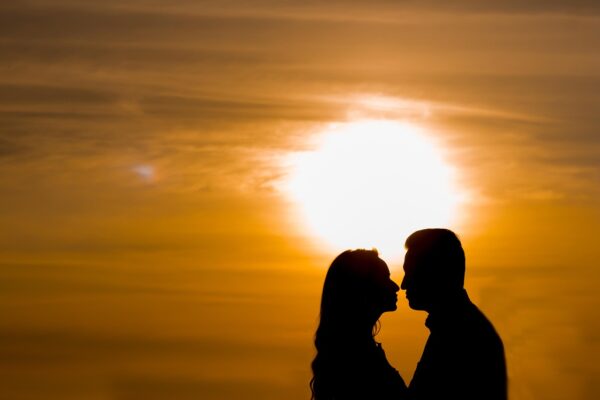 Decoding Nonverbal Cues: Mastering The Art Of Subtle Flirtation